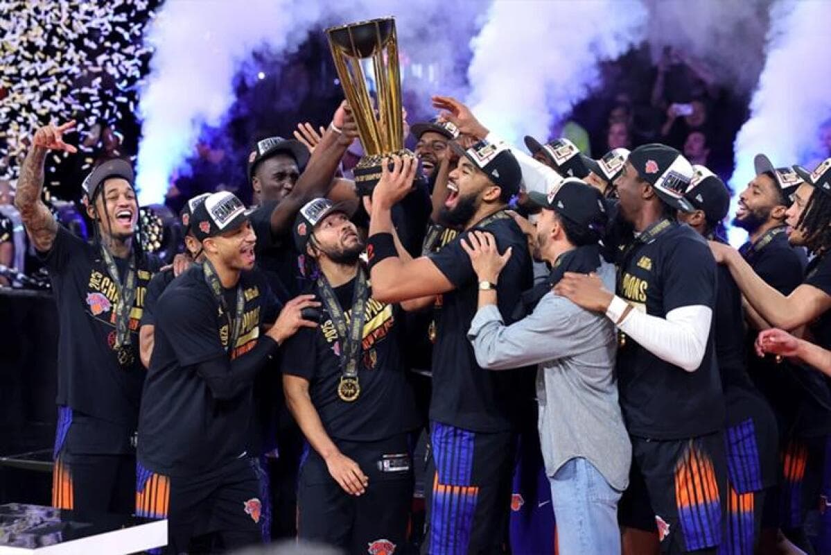 New York Knicks telah mencapai Final NBA untuk pertama kalinya dalam 24 tahun setelah mengalahkan Cleveland Cavaliers dengan skor 4-0 di final Wilayah Timur.