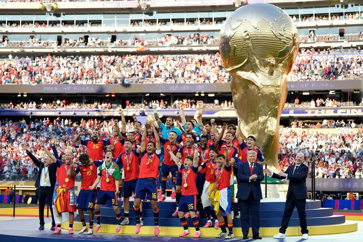 Spanyol Angkat Trofi Piala Dunia 2026