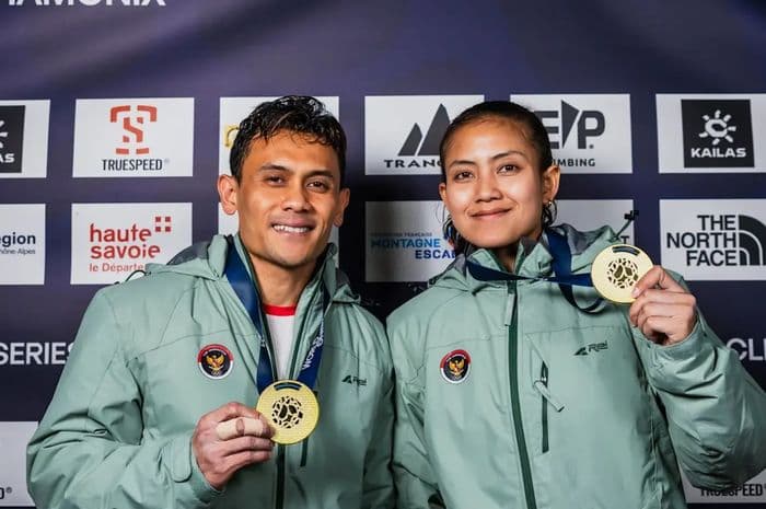 Atlet panjat tebing Indonesia, Veddriq Leonardo dan Desak Made Rita Kusuma Dewi, memenangkan medali emas pada kategori  putra dan putri dalam sebuah ajang di Prancis.