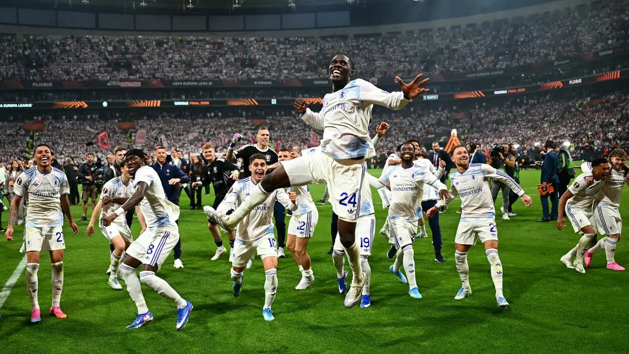 Aston Villa Siap Ramaikan GBK Usai Tiba di Indonesia